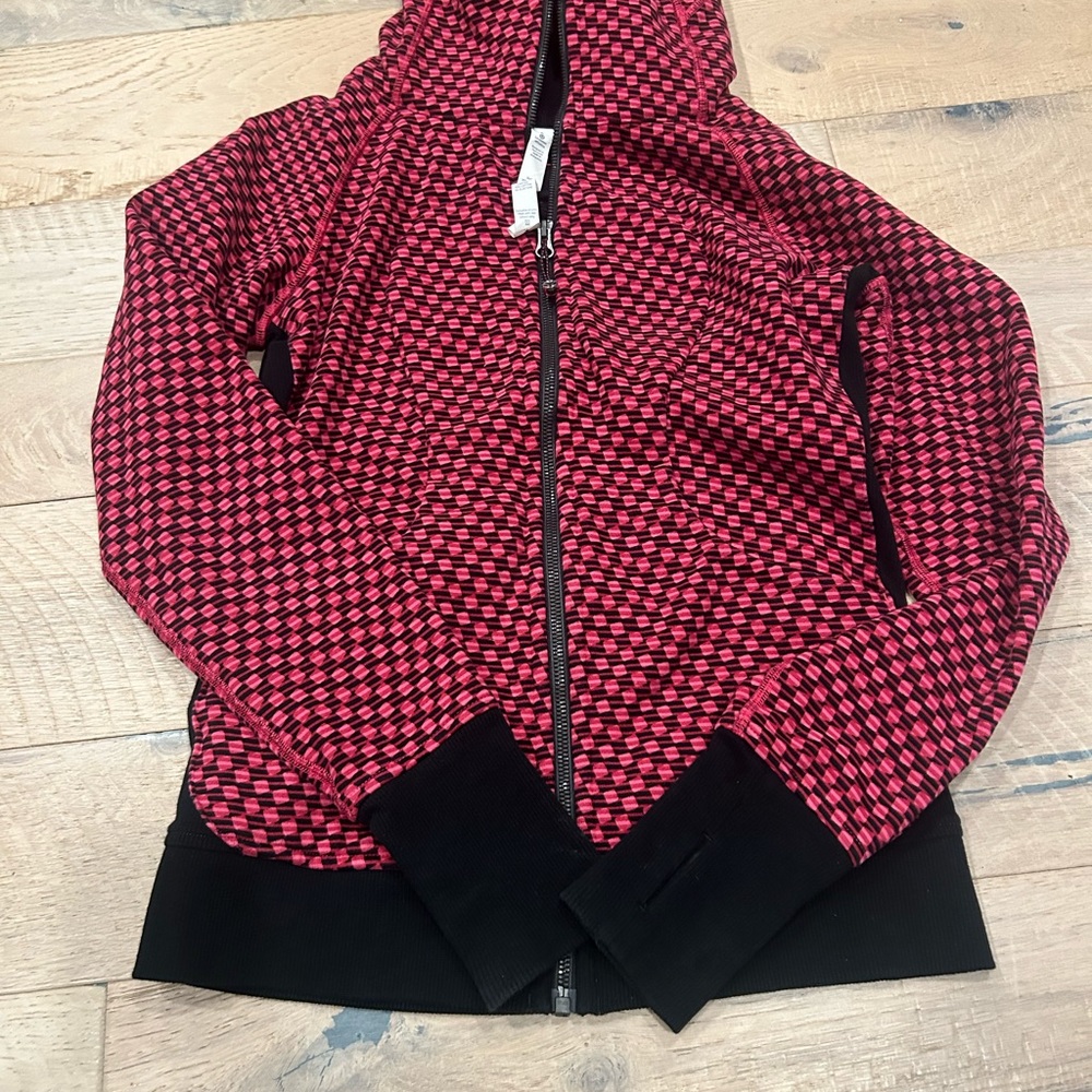Pink checkered lululemon scuba